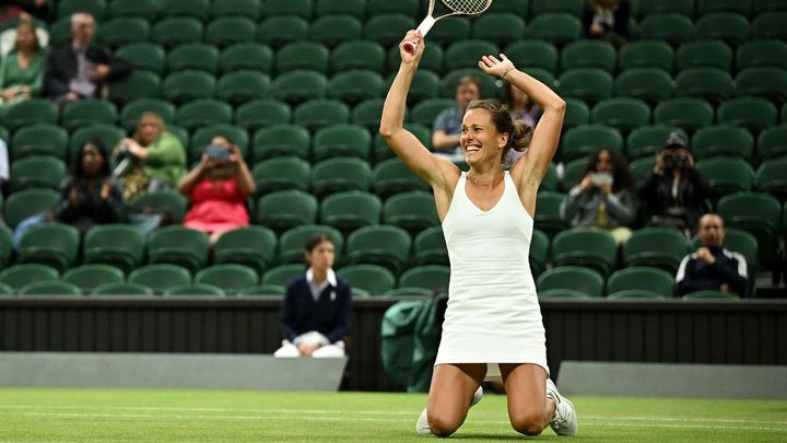 Strýcová získává titul na Wimbledonu a Šu-wej dominuje ve čtyřhře při jejich rozloučení.