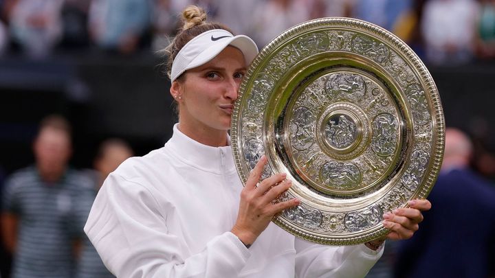 Vondroušová triumfuje na Wimbledonu, překvapení pro její parťačku. Následně vyvolala slzy.