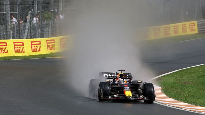 Domácí Verstappen triumfoval v kvalifikaci Velké ceny F1 v Nizozemsku, před Norrisem.