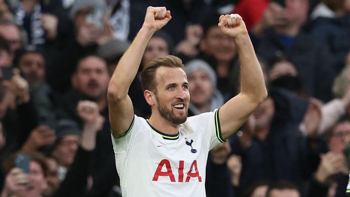 Kane se stane nejdražším hráčem Bundesligy, Caicedo míří do Premier League