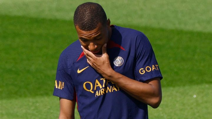 Mbappé se vrátil do prvního týmu PSG po vyřešení sporů.