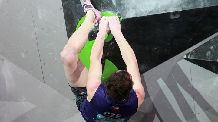 Ondra úspěšně postoupil do semifinále boulderingu na MS ve sportovním lezení.