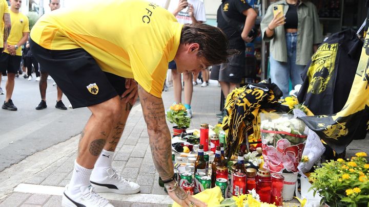 Řecká policie zadržela pět Chorvatů po smrti fanouška, kteří se pokoušeli uprchnout do Itálie.