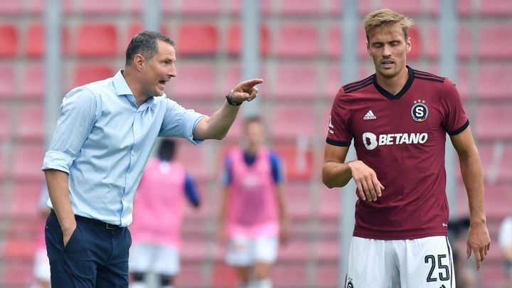 Sparta nedokáže zvrátit jednobrankové manko proti Kodaňi a prohrává 0:1. Letenští se ve druhé půli snaží stáhnout náskok soupeře.