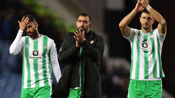 Betis fotbalisté remizovali 1:1 v Granadě, soupeř Sparty zápasem v problémech