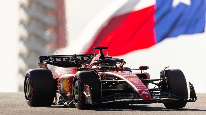 Leclerc získal první místo v kvalifikaci F1 v Austinu díky Verstappenově chybě