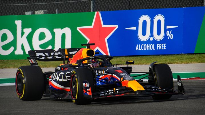 Max Verstappen suverénně vyhrál i sprintový závod v Austinu, před ostatními jezci dominoval Lewis Hamilton.