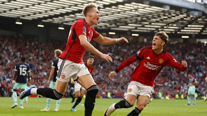 McTominay dvěma góly v nastavení zachránil United před dalším neúspěchem na Old Traffordu.