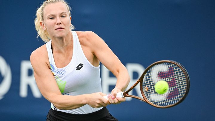 Vítězka Wimbledonu Markéta Vondroušová a Kateřina Siniaková vypadly v prvním kole turnaje v Pekingu.