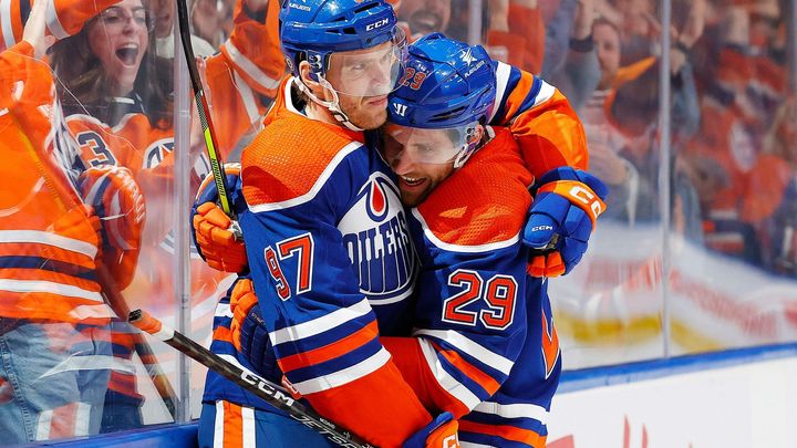 Edmonton vítězně zahájil novou éru pod vedením trenéra, Oilers přehráli NY Islanders 4:1