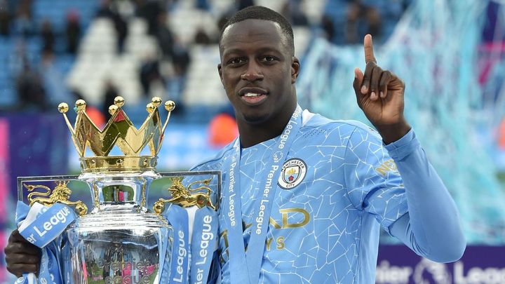 Fotbalista Mendy podává žalobu na Manchester City kvůli krácení mzdy během 134 dní ve vazbě.