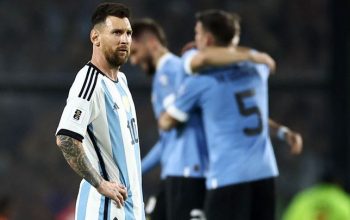 Lionel Messi na domácí půdě utrpěl překvapivou porážku, i Brazílie padla v kvalifikaci MS.