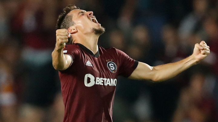 Sparta se dostala z problémů díky penaltě a porazila Bohemians 2:0 v derby.