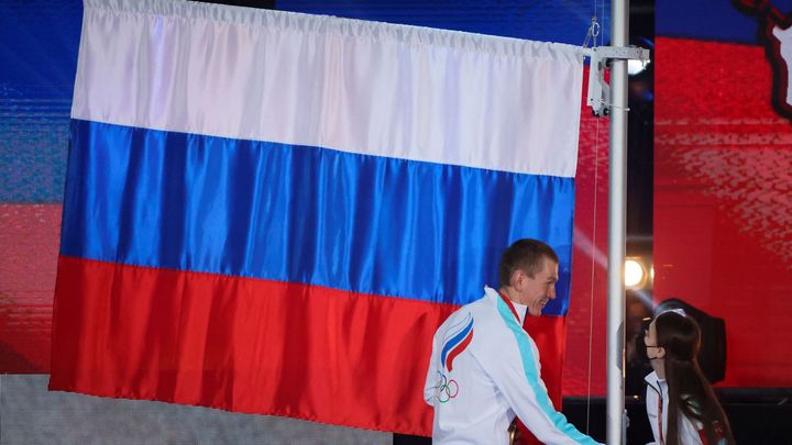 Český olympijský výbor ukončuje spolupráci se sponzorem kvůli účasti ruských sportovců na olympijských hrách v Paříži.