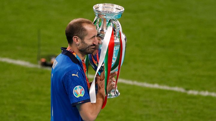 Chiellini, italský obránce, ukončil kariéru po intenzivní a nejkrásnější cestě.