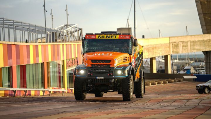 Motorkáři, piloti aut, kamionů i veteráni se chystají na Dakar.