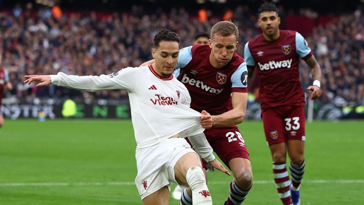 West Ham oslavuje svátky vítězstvím nad United, Souček a spol. se umístili na šestém místě.