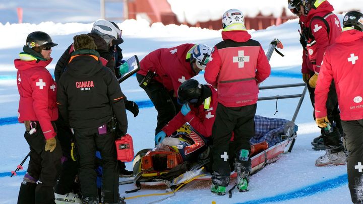 Italové ostřelují lyžařku po dalším drsném pádu v olympijském závodě