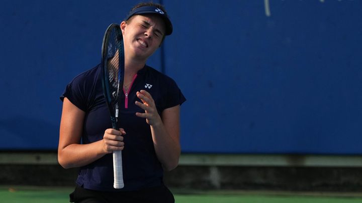 Nosková prohrála cestu do finále Brisbane ve dvou setech s Rybakinovou.