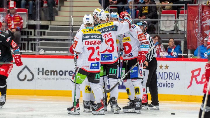 Pardubice mají náskok 11 bodů v extralize díky hattricku Mandáta.