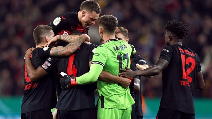 Leverkusen triumfuje nad Stuttgartem díky třem Čechům a postupuje do semifinále poháru