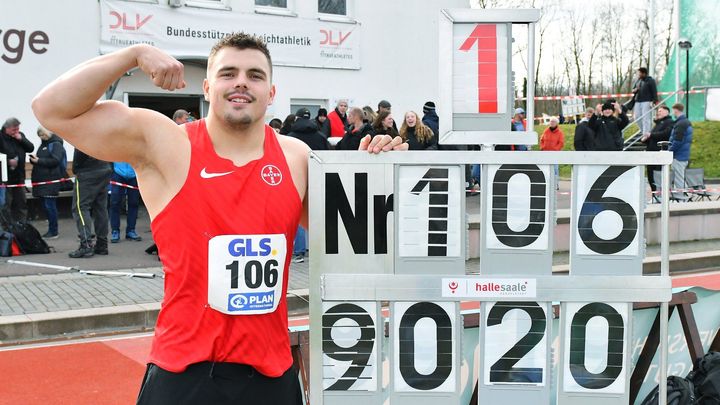 Mladý německý oštěpař Dehning překonal hranici 90 metrů a zlepšil svůj osobní rekord o 11 metrů.