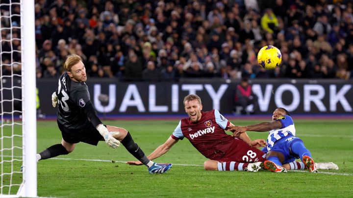 West Ham si připsal třetí remízu v anglické lize a udržel se na šestém místě