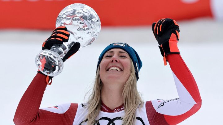 Ester Ledecká finished eleventh on her birthday, Austrian skier Hütterová won a small globe