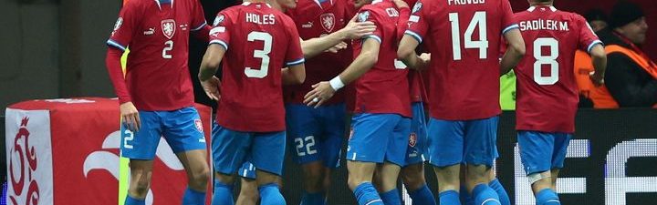 Hašek provedl osm změn v základní sestavě proti Arménii po zápase v Norsku.