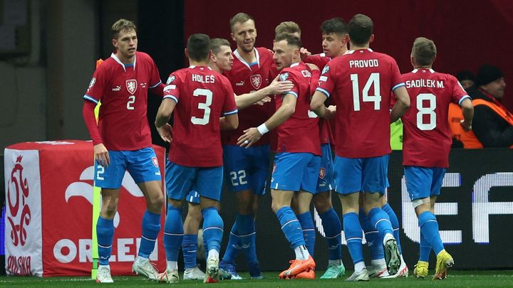 Hašek provedl osm změn v základní sestavě proti Arménii po zápase v Norsku.