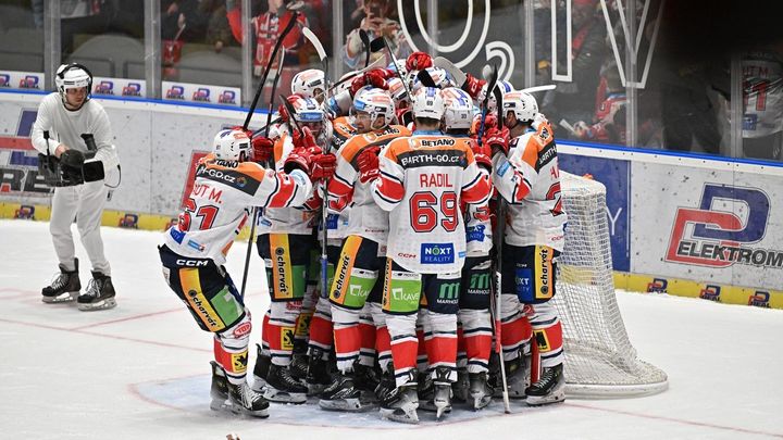 Pardubice porazily Hradec podruhé a postoupily do semifinále extraligy