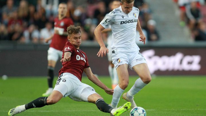 Plzeň poráží Spartu 1:0 po chybě Vindalha, Chorý otevírá skóre před pauzou.