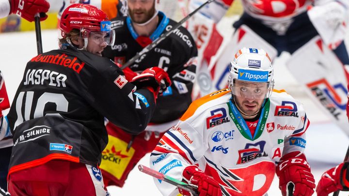 První play off střetnutí mezi týmy Mechováci a perníkáři, Koukal sdílí své zážitky s čočkou.