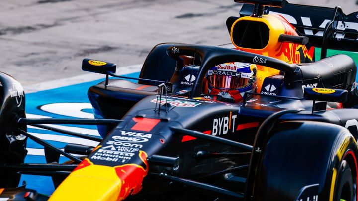 Vítězem první kvalifikace formule 1 se stal Verstappen, jak bylo očekáváno.