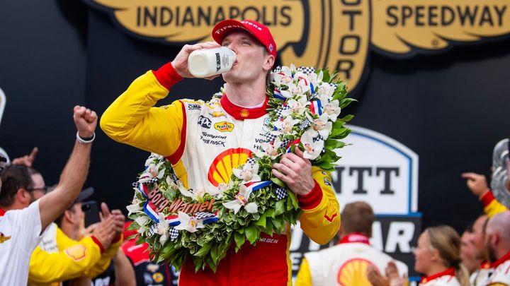 Newgarden se stal prvním jezdcem po 22 letech, který obhájil vítězství v závodě Indianapolis.