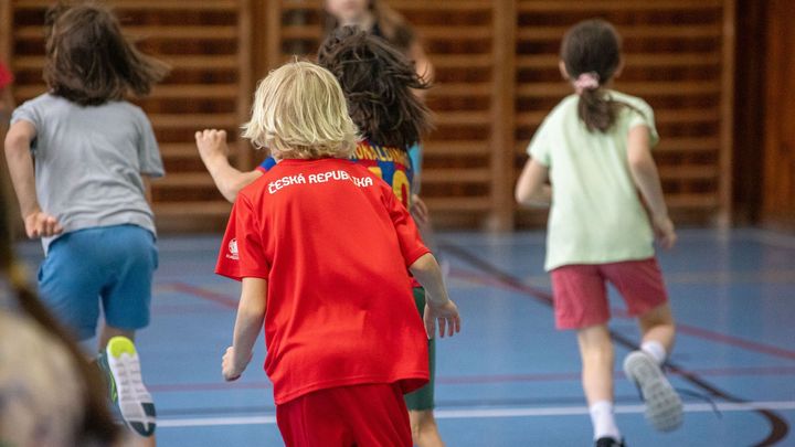 Nedostatek dobrovolníků ohrožuje amatérské sportování a děti se stávají lenivějšími.