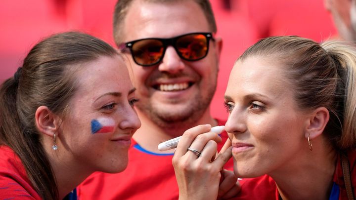 Panenka a souboje v teqballu zaujaly fanoušky v Lipsku, následně přišla silná bouřka.