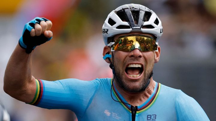 Mark Cavendish je novým králem etapových vítězství na Tour de France, překonal legendu Eddyho Merckxe.