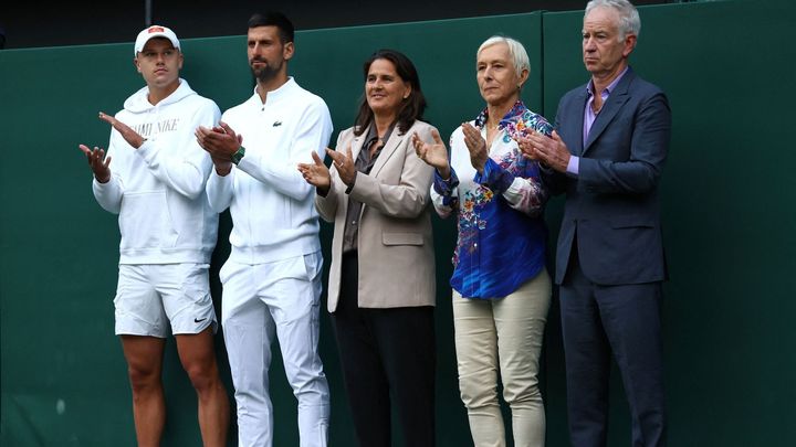 Rozlučka Murrayho na Wimbledonu vyvolala silné emocionální reakce, včetně slz legendární tenistky Navrátilové.