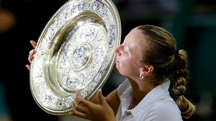 Wimbledon jako důležitá událost pro české emigranty po revoluci, kterou provází úspěchy žen.