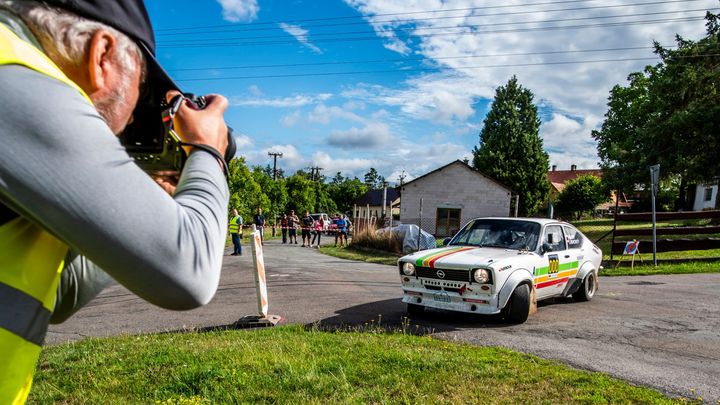 Základna Rallye Železné hory se nachází na letišti.