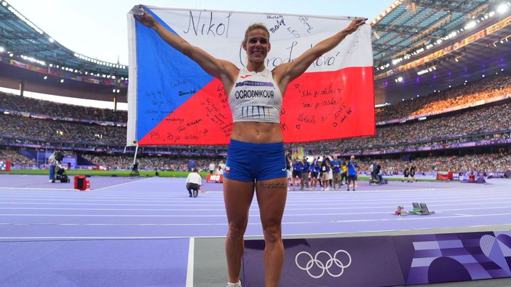 Bronzová medailistka Ogrodníková zachránila svou pozici v soutěži díky úspěšnému hodu oštěpem.