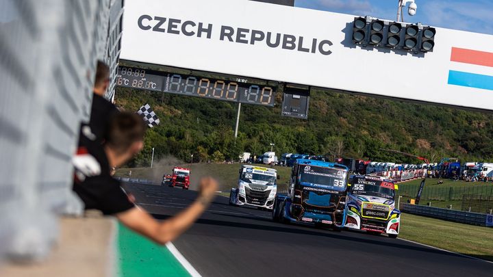 Doubek se stane hlavní hvězdou závodu EuroNASCAR v Mostě, Buggyra tahače nebude k dispozici.