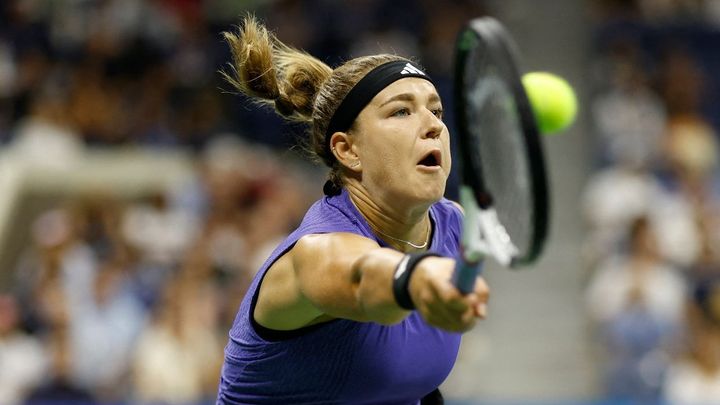 Muchová porazila Ósaku na US Open a Menšík zvítězil po pětisetovém dramatu.