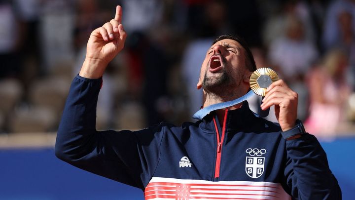 Novak Djokovič porazil Carlosa Alcaraze a směřuje k dosažení kariérního Golden Slam