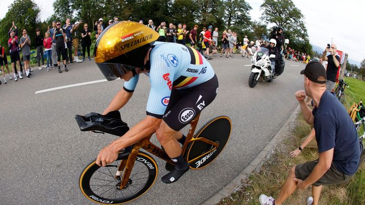 Evenepoel dominuje i v časovce na mistrovství světa, pokračuje v perfektní sezóně.