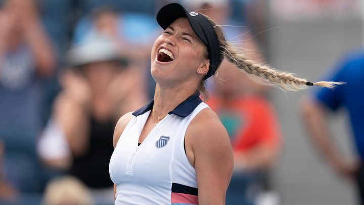 Ruska se stala arcipadouchem světa tenisu po US Open, když se Strýcová pokusila trefit.