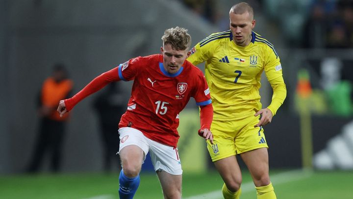 Česko poráží Ukrajinu v poměru 1:0 po gólu z rohového kopu.