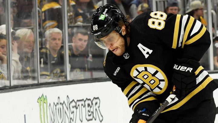 David Pastrňák z Boston Bruins rozhodl o výhře nad Los Angeles Kings v prodloužení.