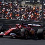 Ferrari zvítězil v Texasu, Leclerc triumfoval a Verstappen si udržel třetí místo díky trestu.